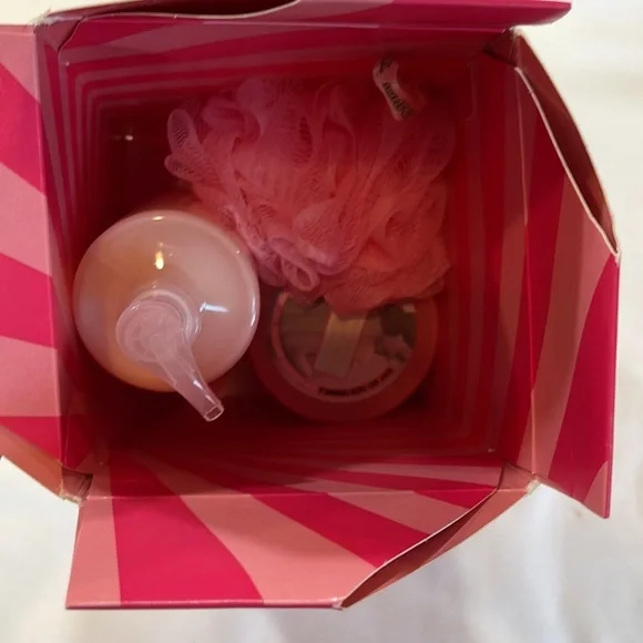 SOAP & GLORY THE BIRTHDAY BOX - Picture 9 of 9